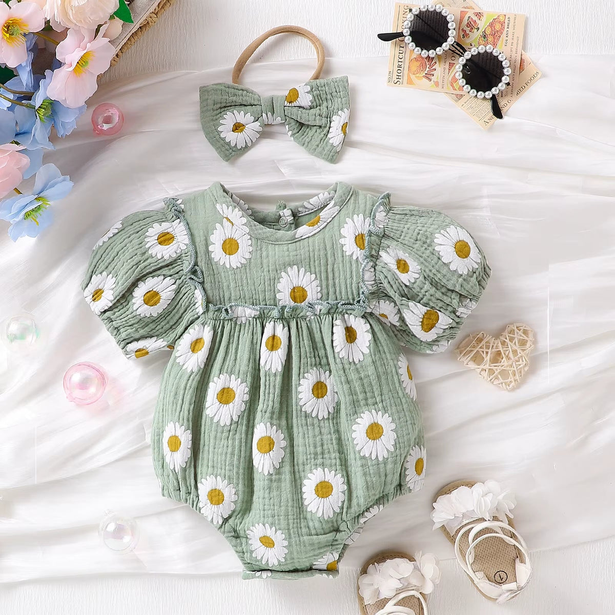 Daisy Whispers – Baby Girl Bubble Sleeve Lace Romper
